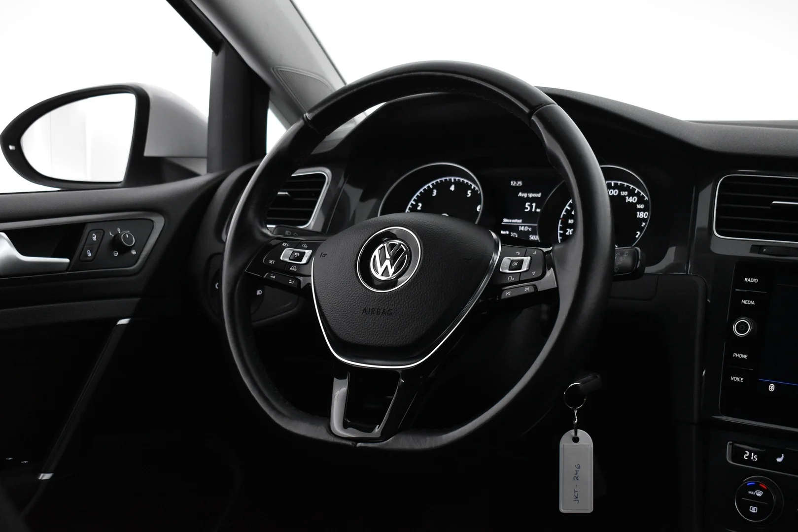 Car Image - 7DpxiuX80BAEx6dmcqArtq