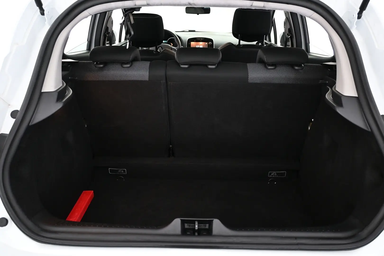 Car Image - 6Y05SVGcsh1BhMNandMOzw