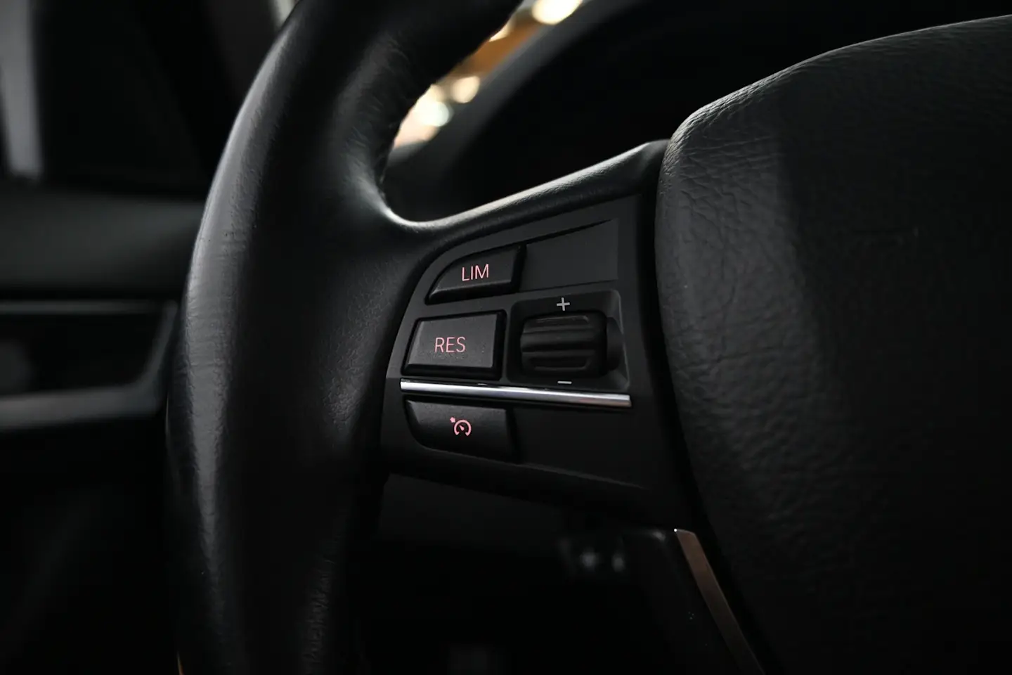 Car Image - 7r9pZni5Zd1iHEk9aHvYr0