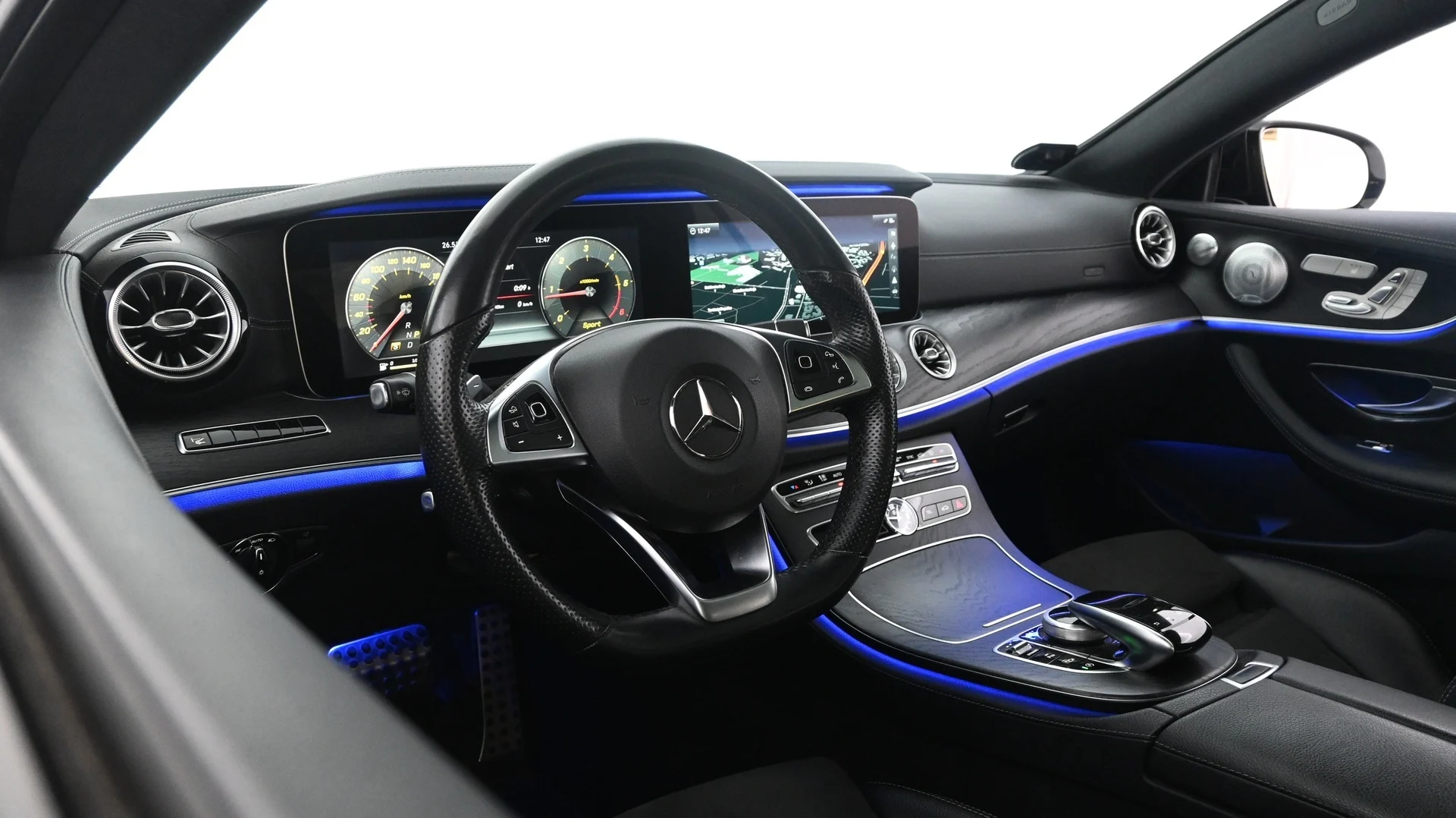 Car Image - 4YkzpIhcEmOtJVZ2lkg8Mb