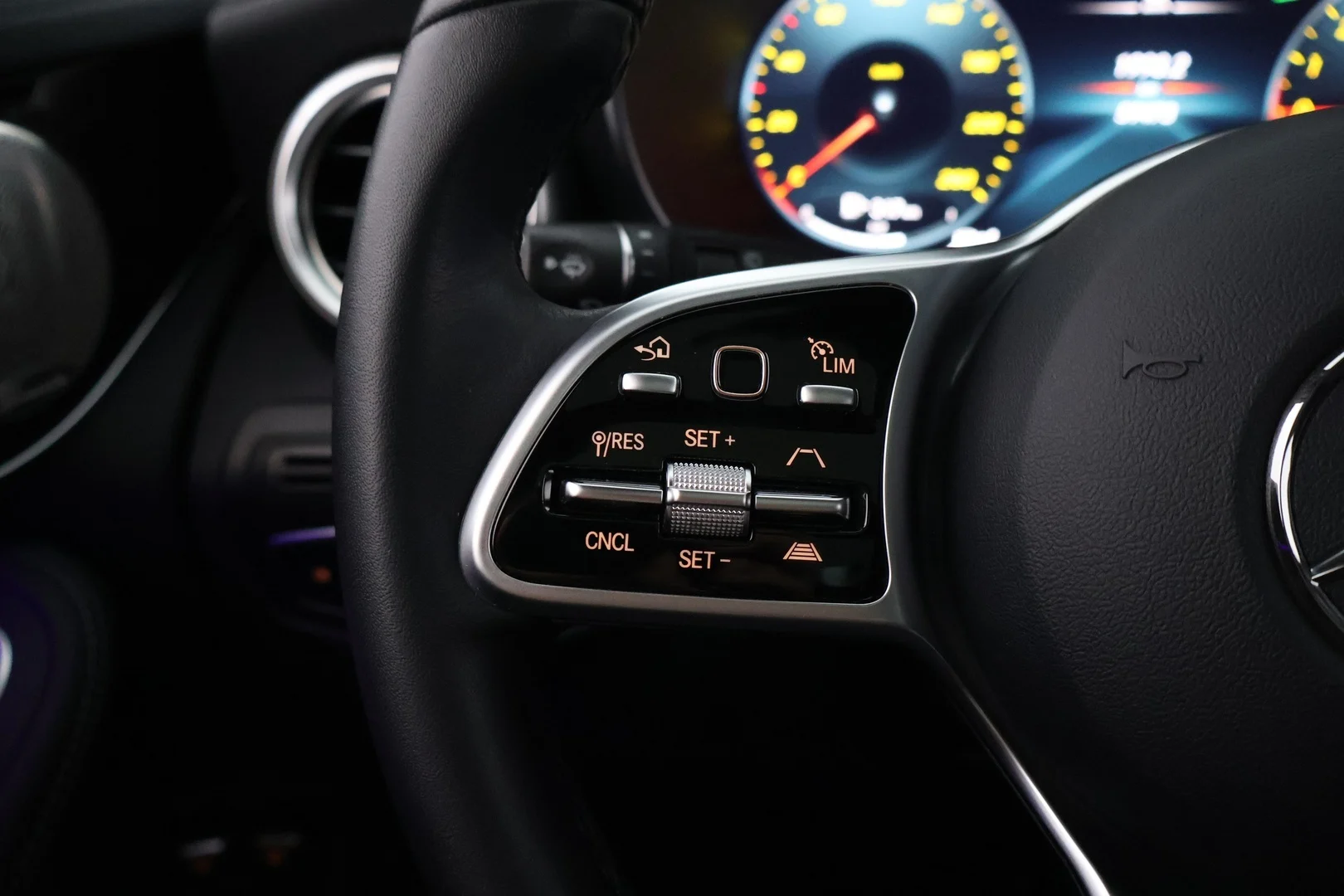 Car Image - 1hEBRstgkKmMHtZzGB8ms9