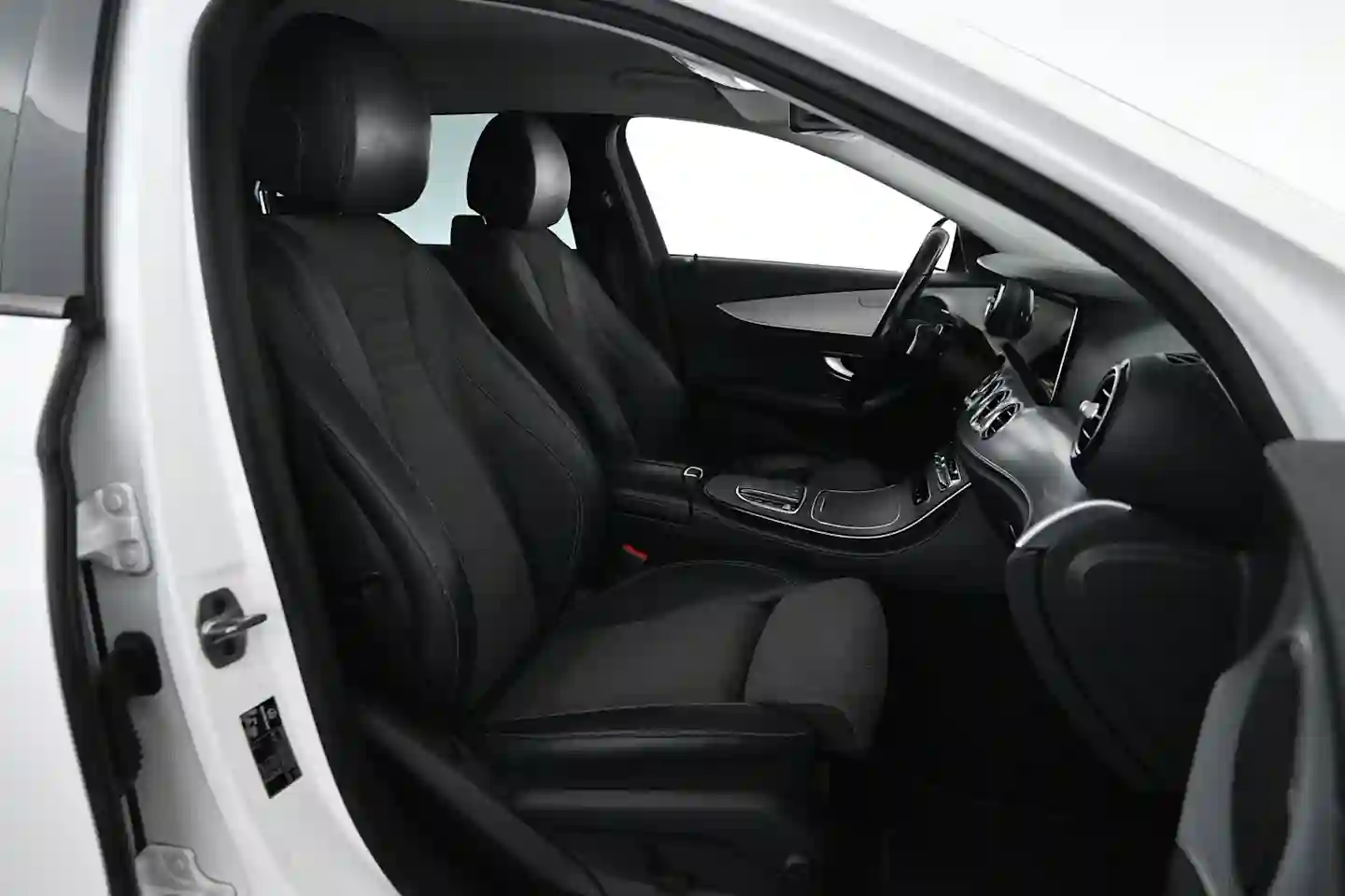 Car Image - 5kq6VLMW6qDa81fOZvqhb2