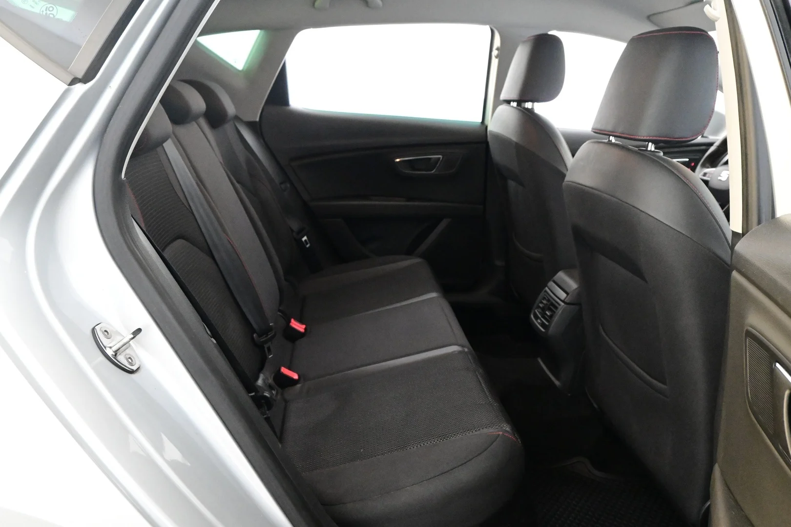Car Image - 52UM5DxEID5j7e7HcePEcH