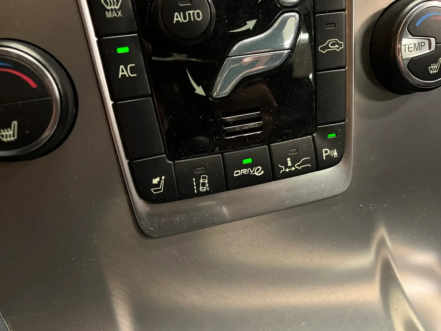 Car Image - 4ASlSoQu7SS39nRo4MtXiK