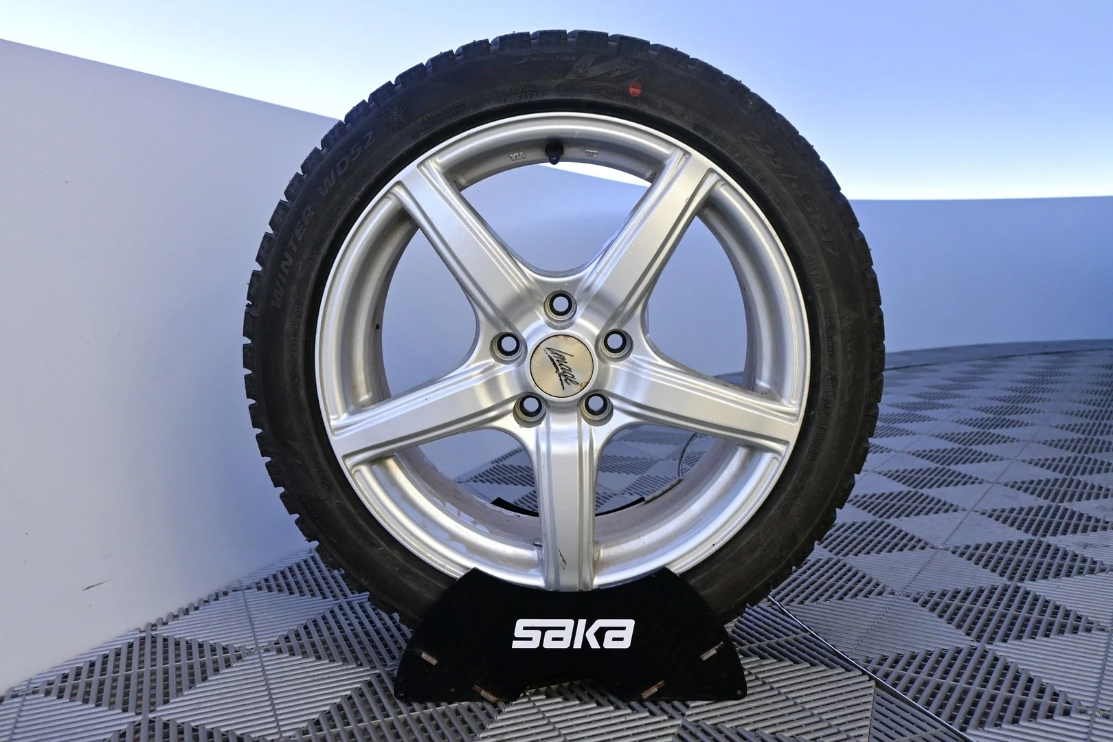Car Image - 4p08uBl835ZYA0D9dqEpYE