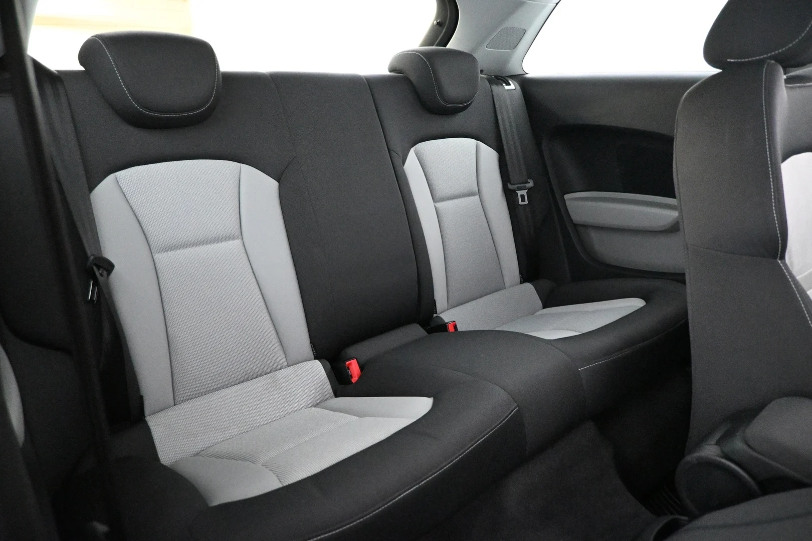 Car Image - 4yn5PwMPGp3kB5ROyO6o1c
