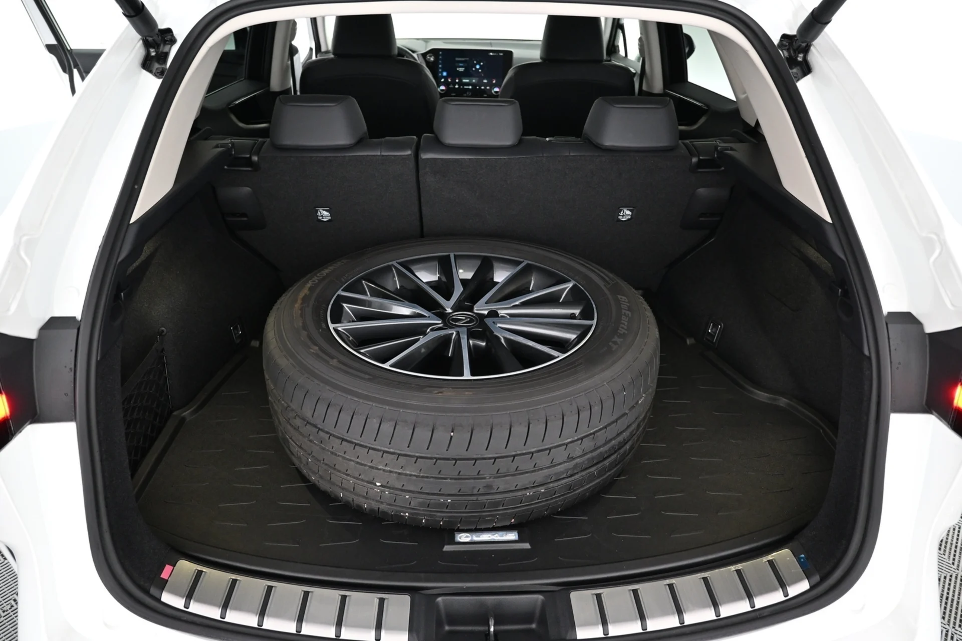 Car Image - 5fqYJBbXowPP5dswGb3Gwz