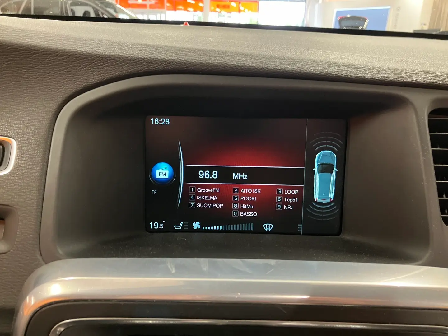 Car Image - 70Zqh7uzKcEiQXcGwUBamI