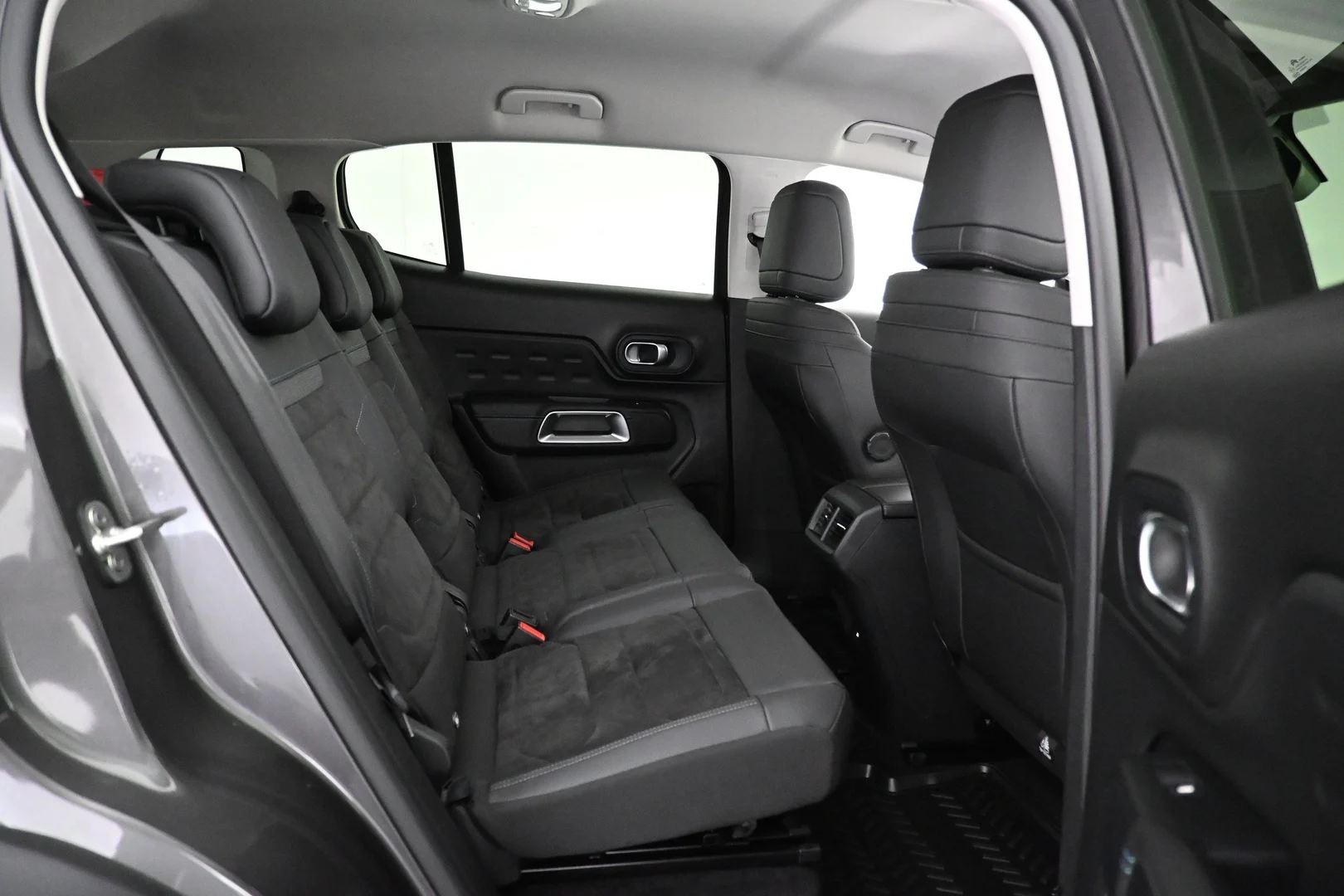 Car Image - RWUy3nRKs5nhBt9tKluTJ