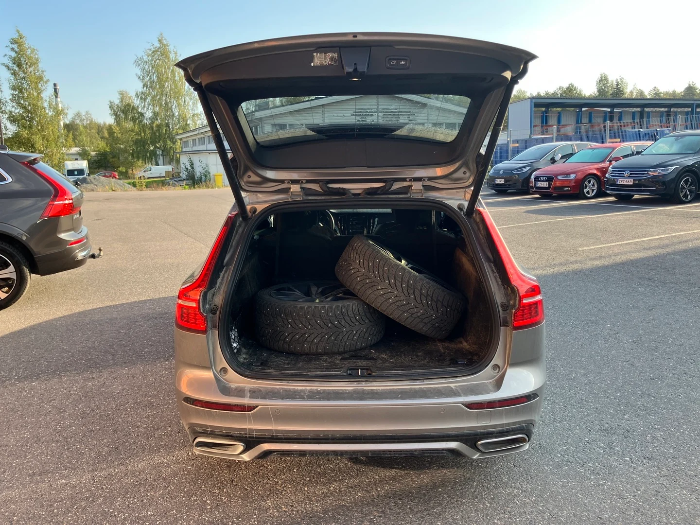 Car Image - NIgxmTRvt3sDkLk5IaoU5