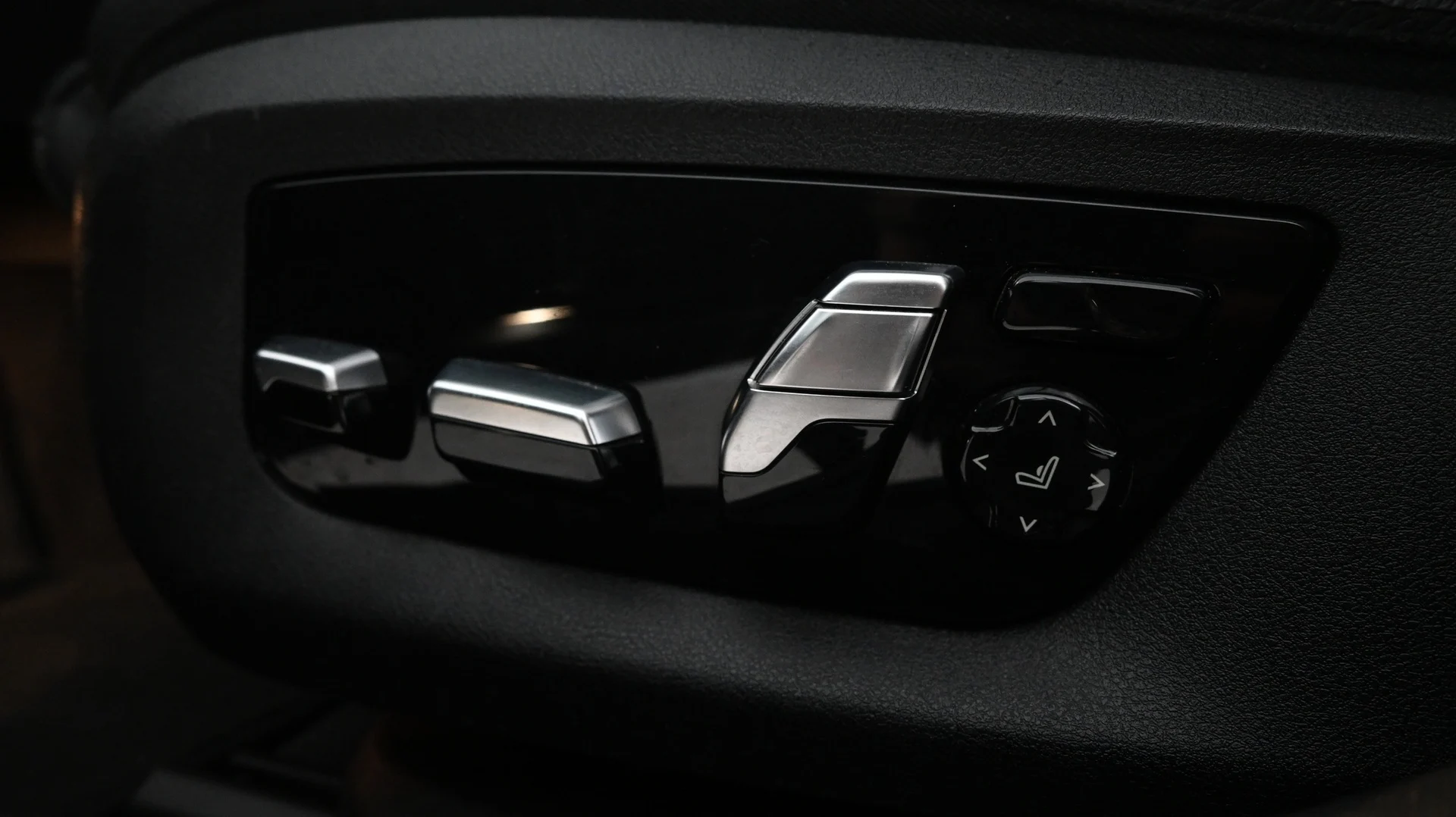 Car Image - 4CyUsW13nkuAF6TRt3N7xL