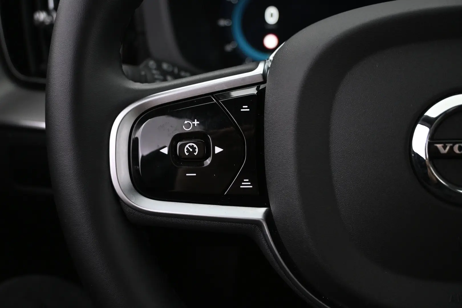 Car Image - 62Ozvl7IRMM4M4p69uTxHV