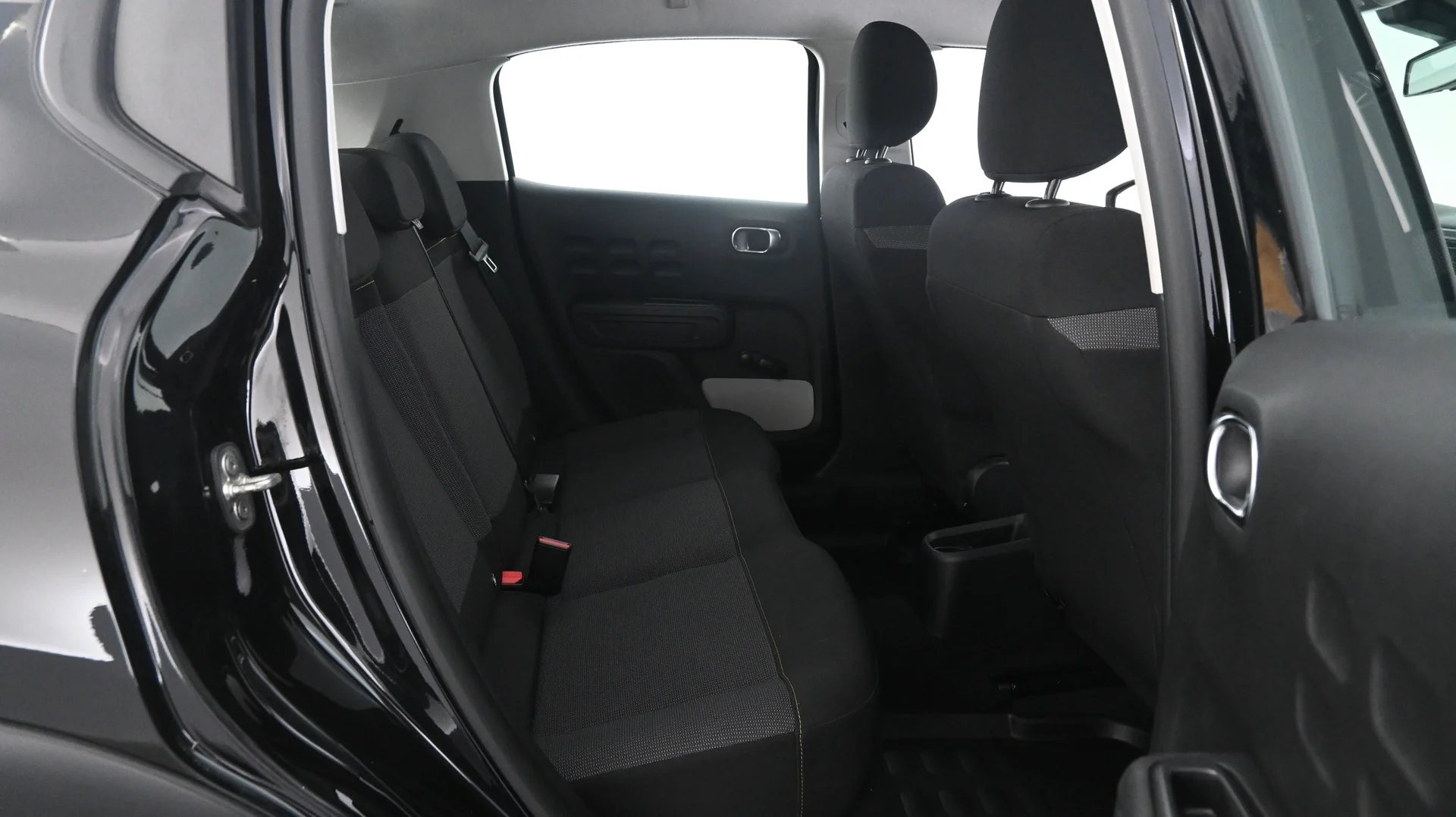 Car Image - 3g8WEuEaIFLcsJhTf9LviV
