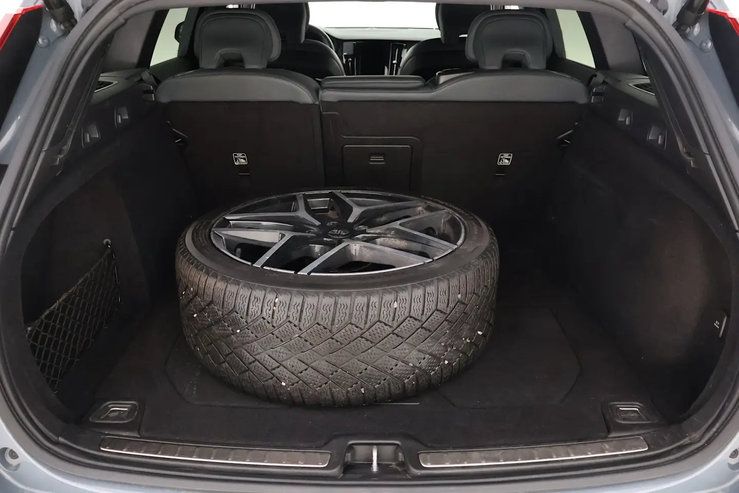 Car Image - 3uhiCVC8M0BuOMniQkR9yc