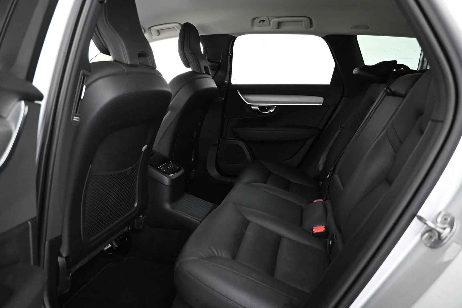 Car Image - 4naBzH1MrCn2zERTGVyjVO