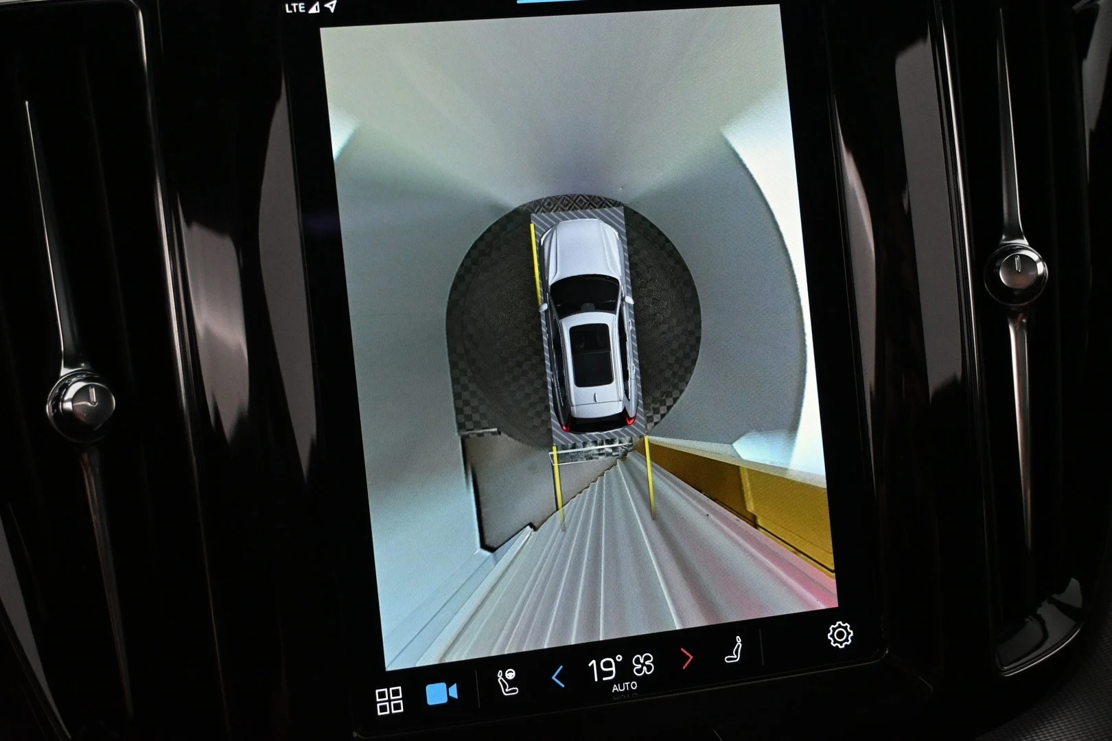 Car Image - 3CBk00xtPXiJCIot59eplS