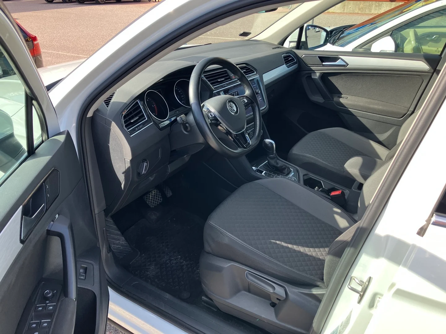 Car Image - zrqk523zRBaUgt8MMfY3f