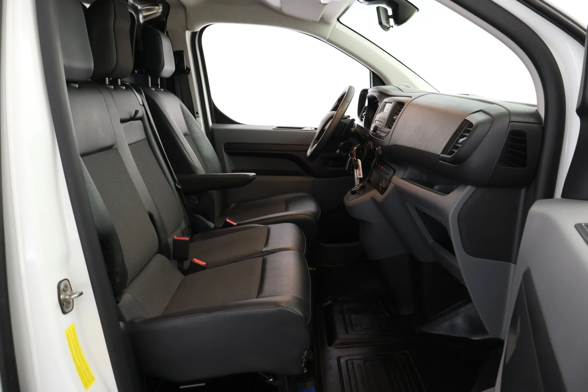 Car Image - 4ypYDqXEJR1HDFZ4JX2Ms5