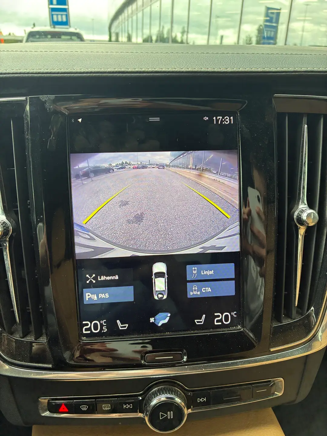 Car Image - ZY2iYpT4RiyF0UYQ0eXrN
