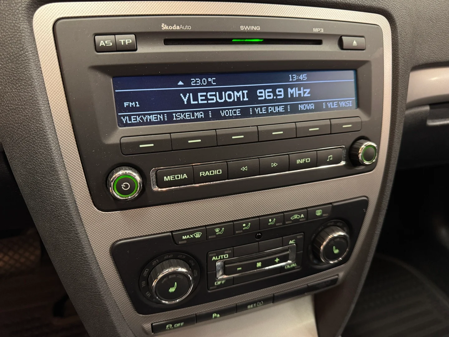 Car Image - 6fnA7jLfj61ijENwmoUCQ3