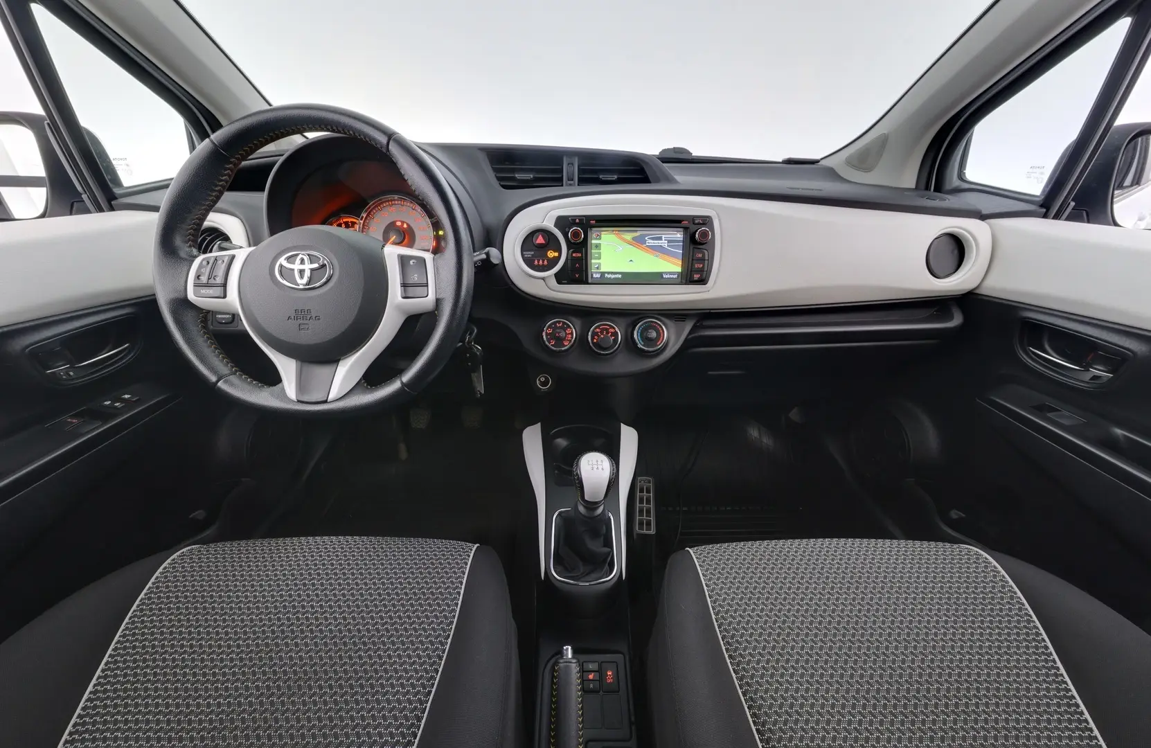 Car Image - 73x0fcfKm9sH7D4s3JQX7m