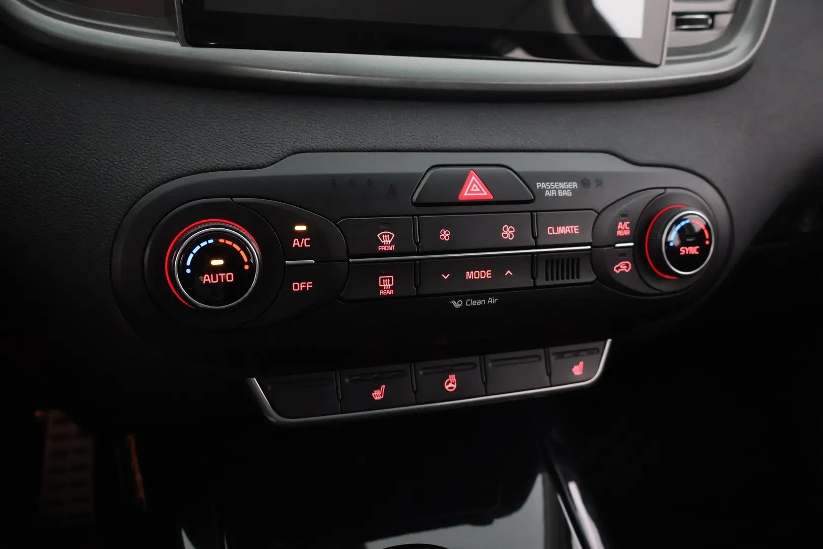 Car Image - 6SeGZeFlnh4bB6SLnQPAaA