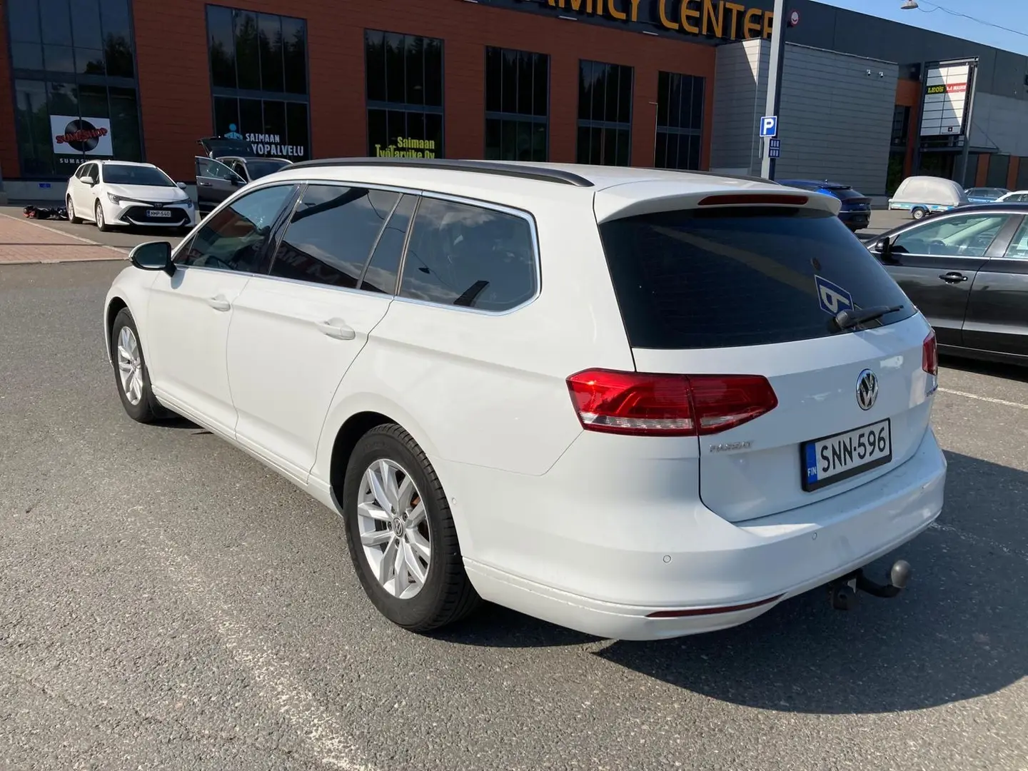 Car Image - xeNeqONuDRp5BkaNrEHwR