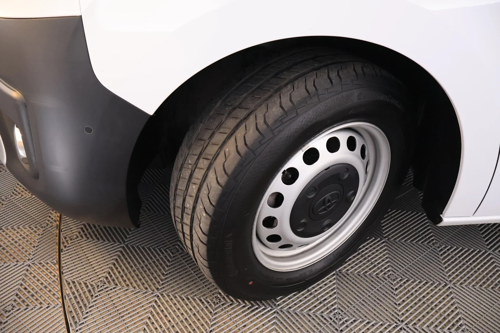 Car Image - 7F47jomQYSRtheQZ7aCIL9