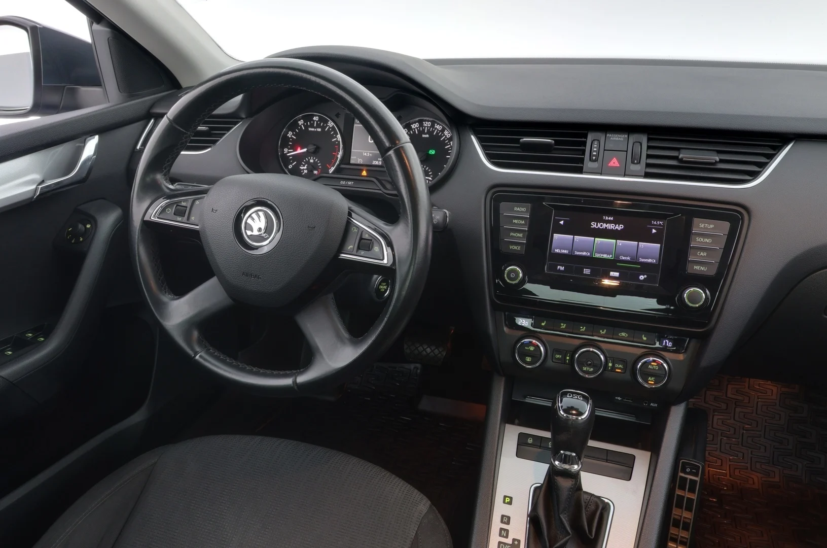 Car Image - 6576wZ1kye2zINsjOvgQw0
