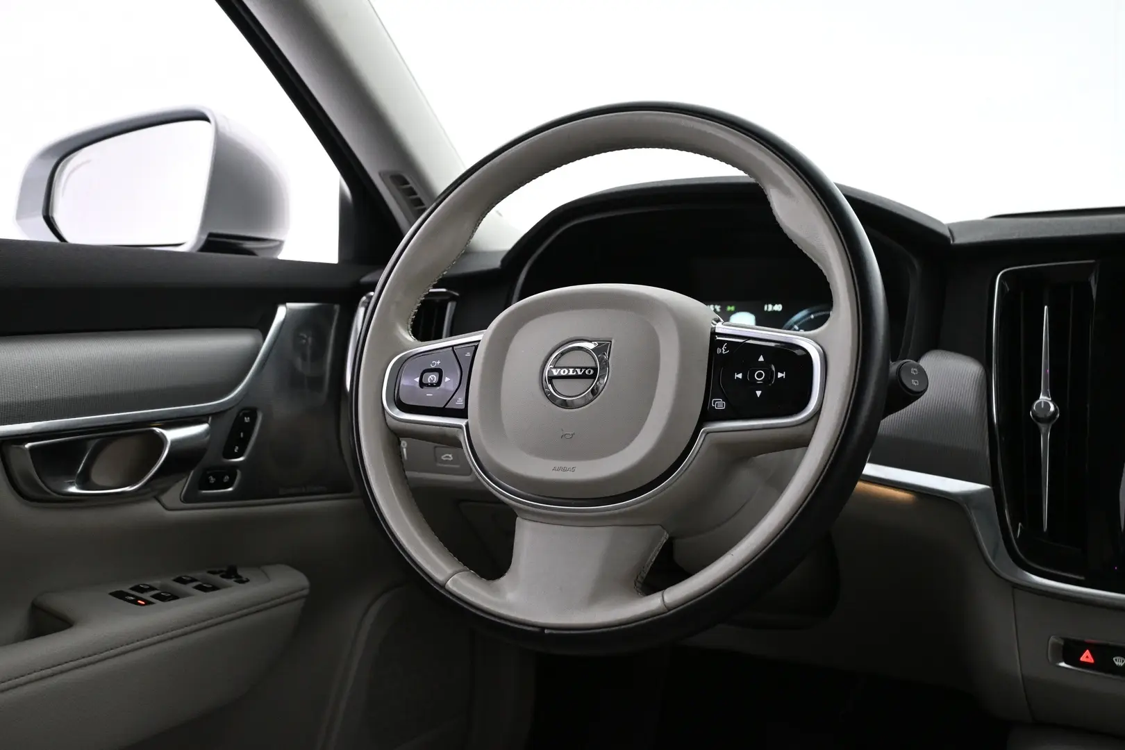 Car Image - 7awYP5hidnTLczeAepgRJM