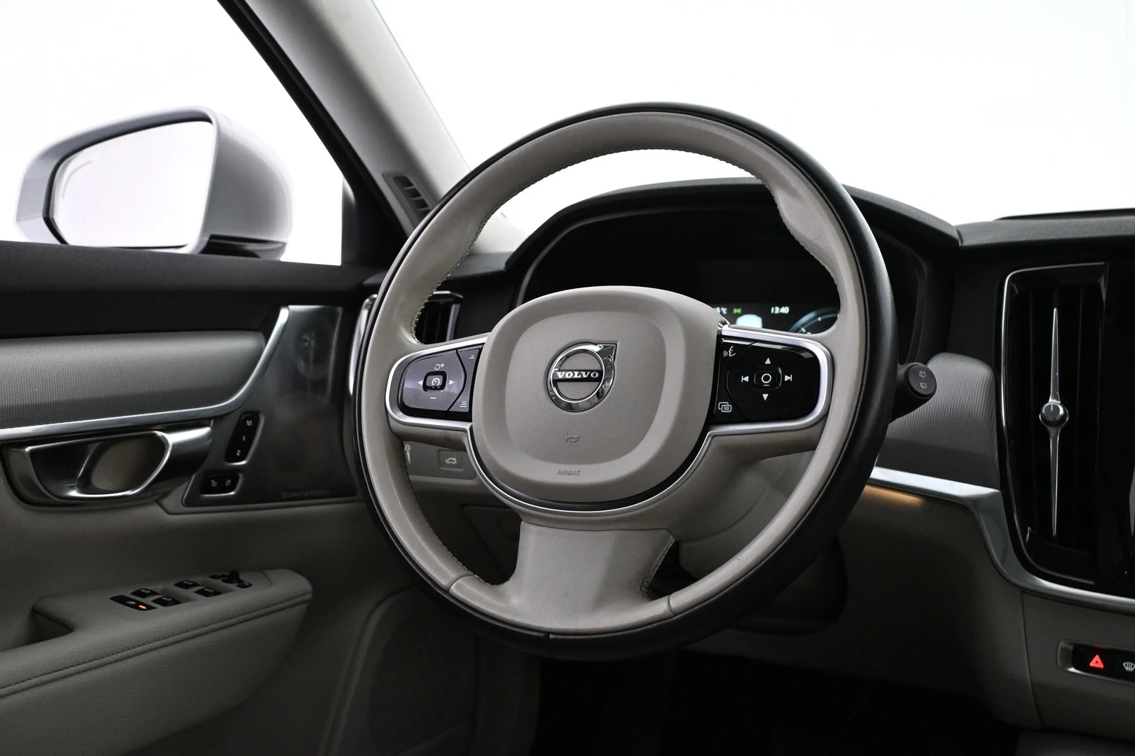 Car Image - 7awYP5hidnTLczeAepgRJM