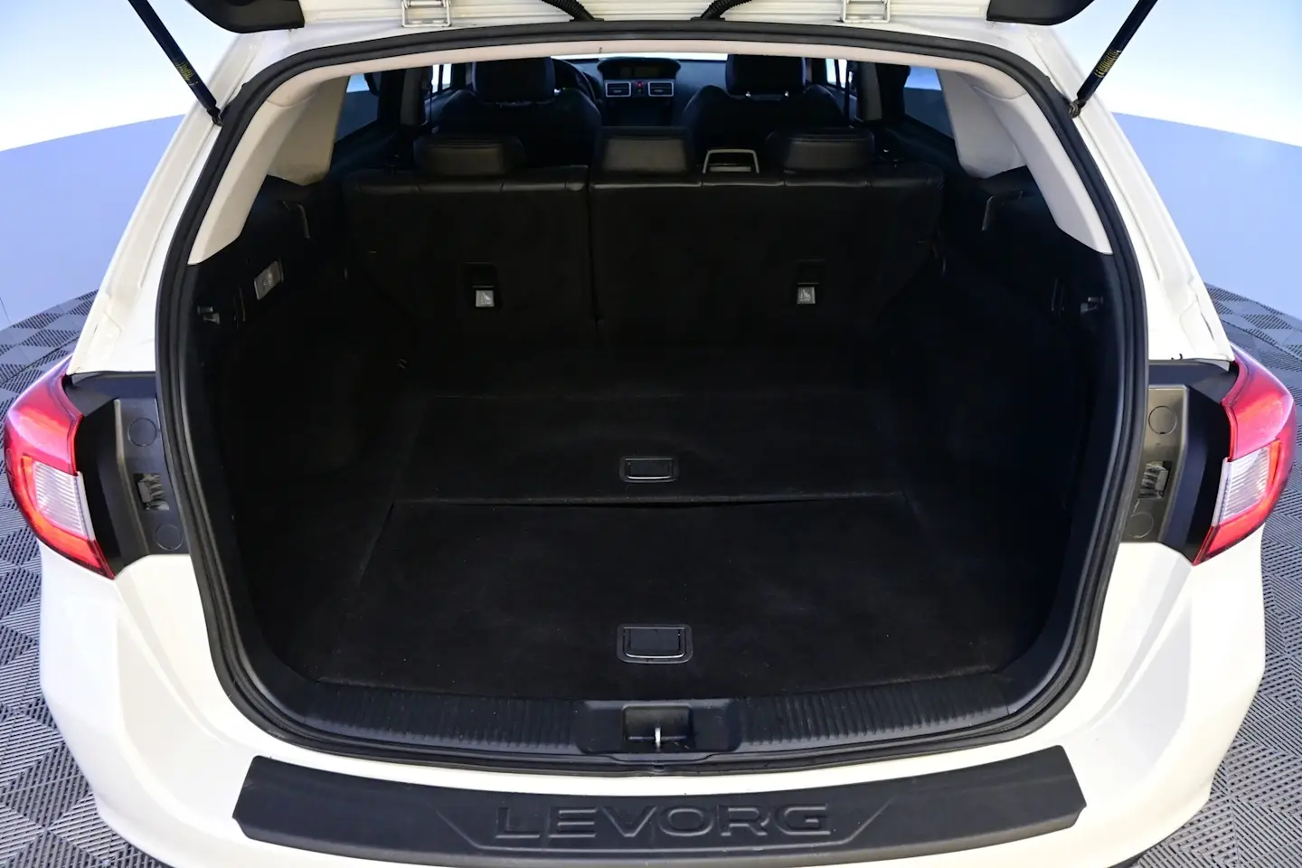 Car Image - 2OQwCNPNxdXx0mzxeiqBCr