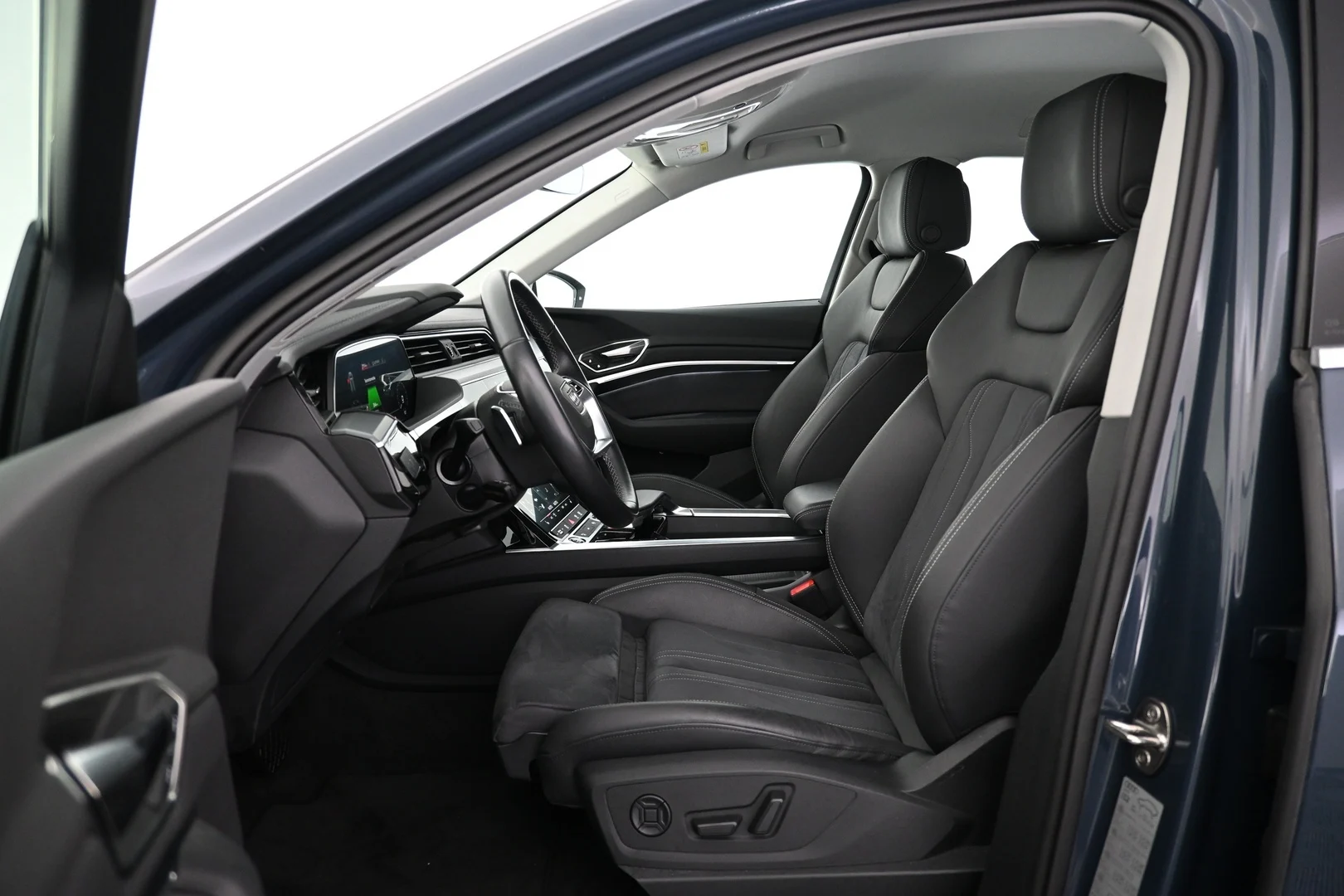 Car Image - 7eBT9sSv7lC2f7QFuuxrBc