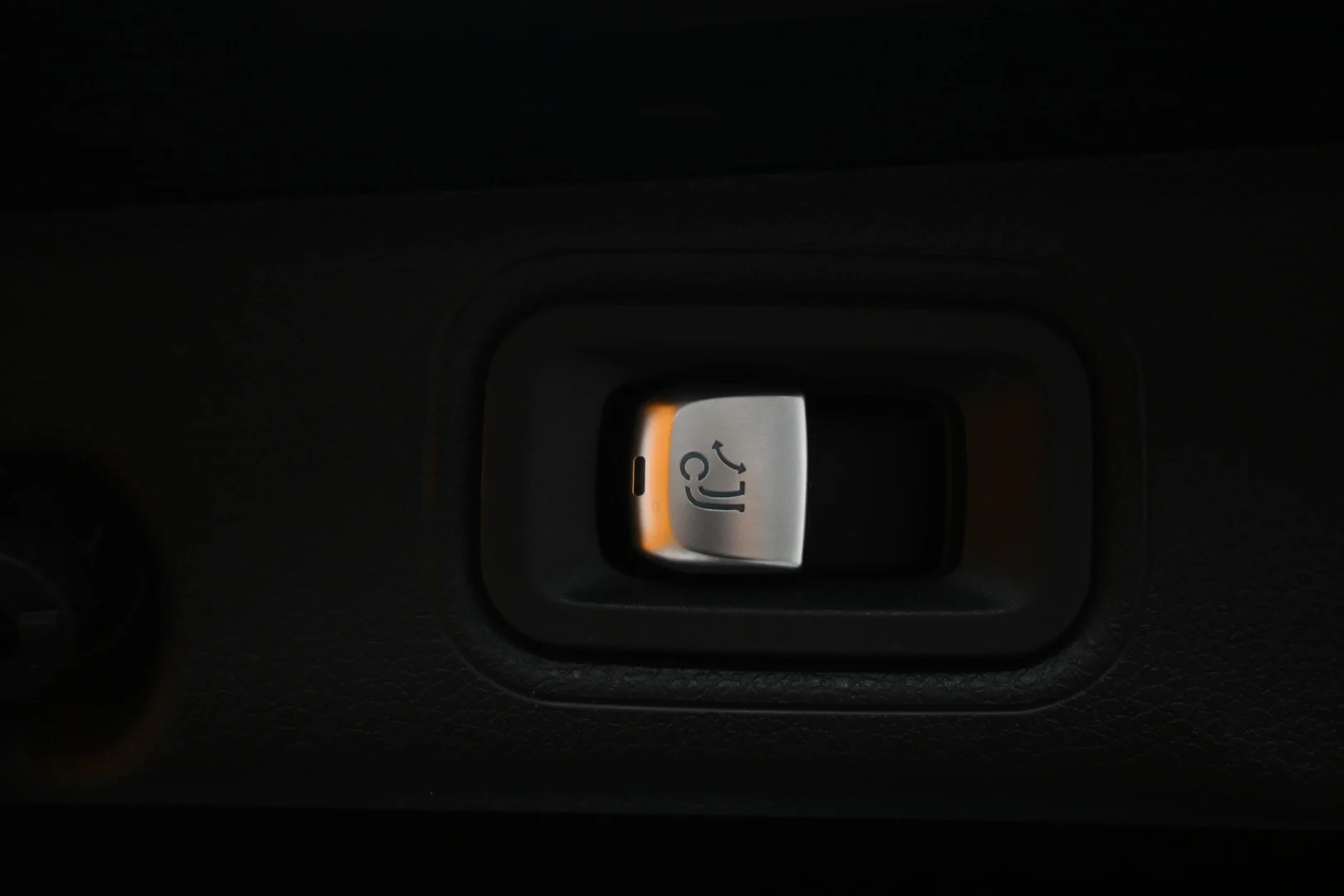 Car Image - 7IZmJKec5XUAoQ4vNTGmJR