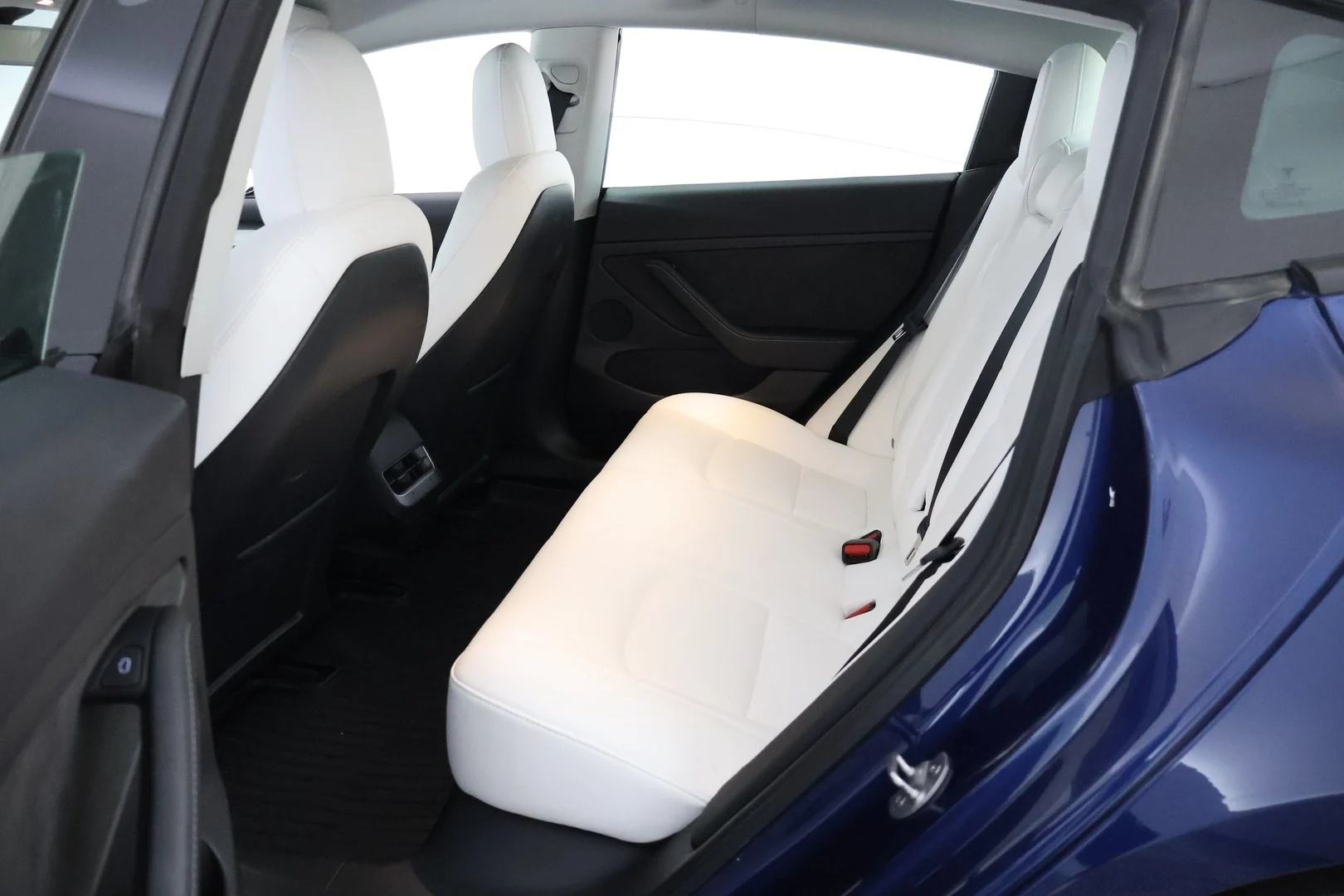 Car Image - 4pOolRI4GuLZWAP2MOq9qF