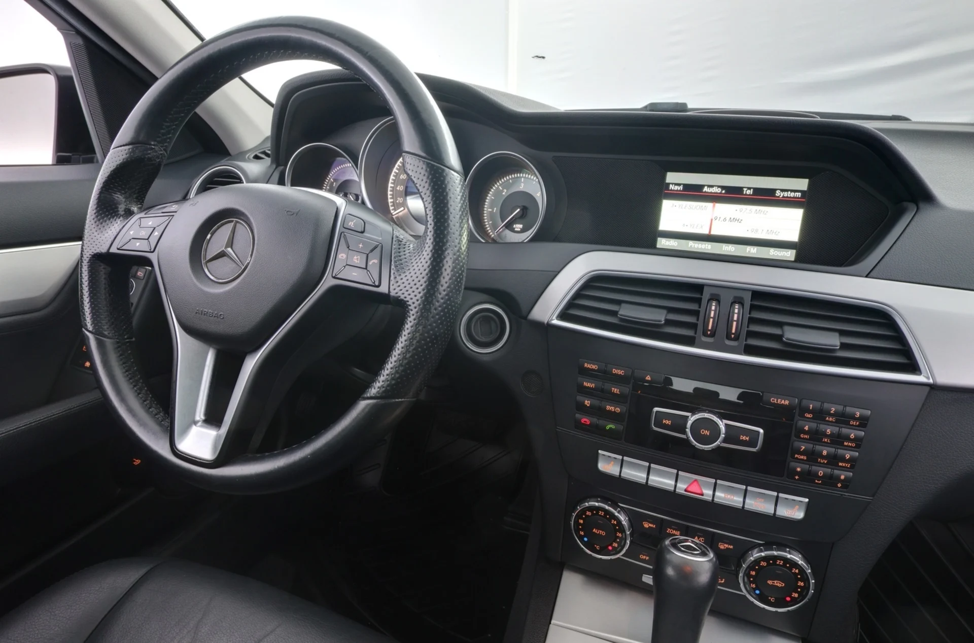 Car Image - 2ECqIxFYmzj14c2XijQuZD