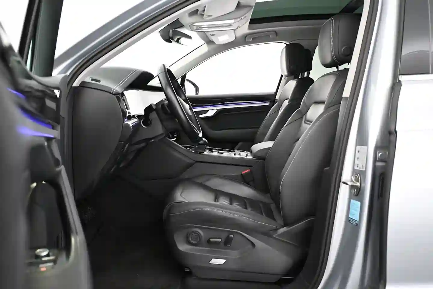 Car Image - PG3jZk6VRWkdzr5Cvq8AX