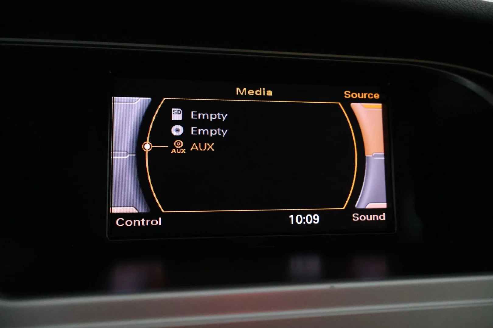 Car Image - 4yAWOpwfoABxyKTb2D34XU