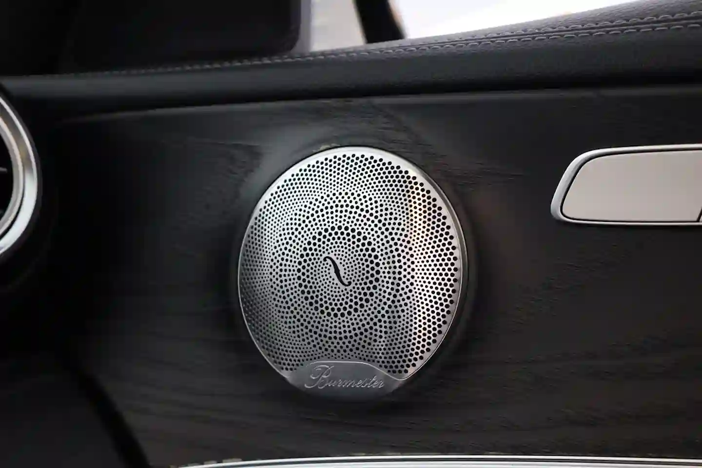 Car Image - 3sQHL6td96JlaN1hqsW4fZ