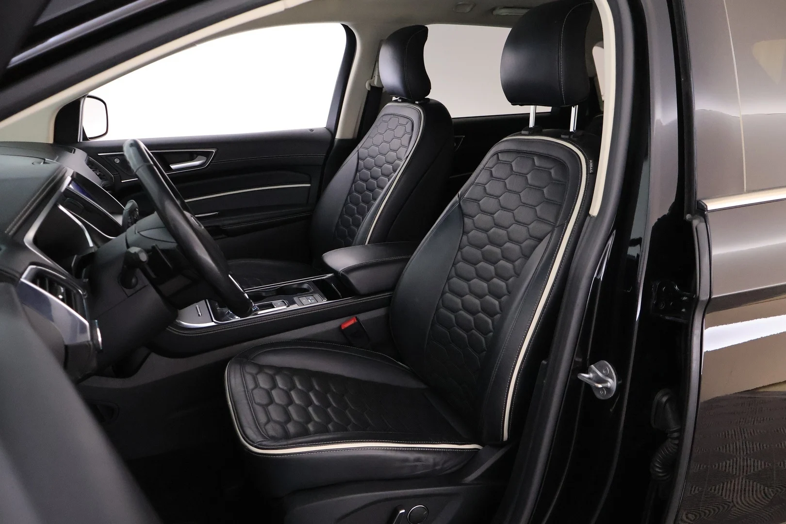Car Image - 6BanZow4HyBW4yONkn7EnU