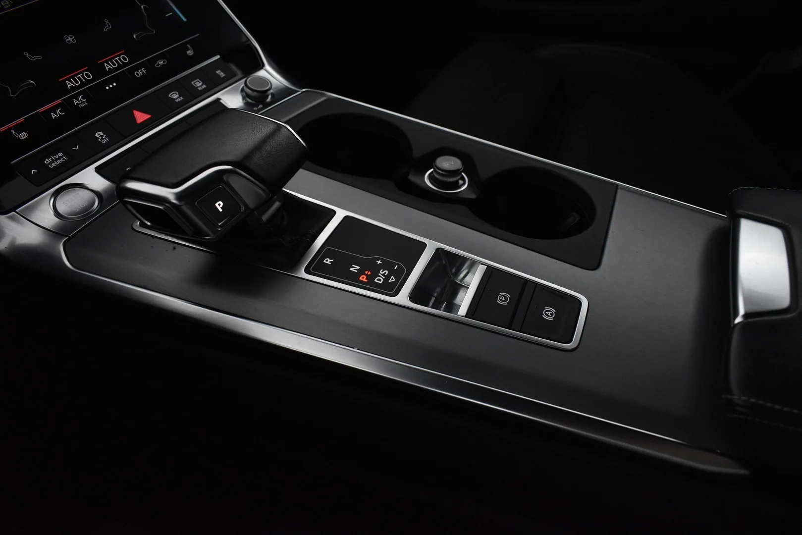 Car Image - 5IulBvw0dADNAPF5GGUc1L