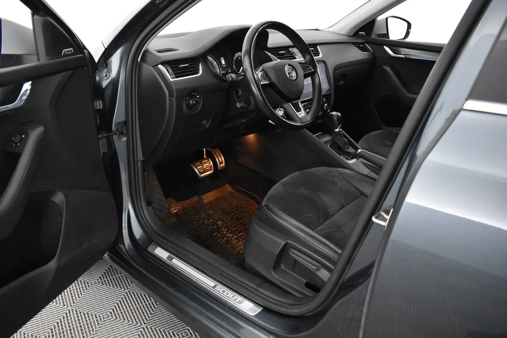 Car Image - 3fUIYLygjq36fpYTCzGEBi