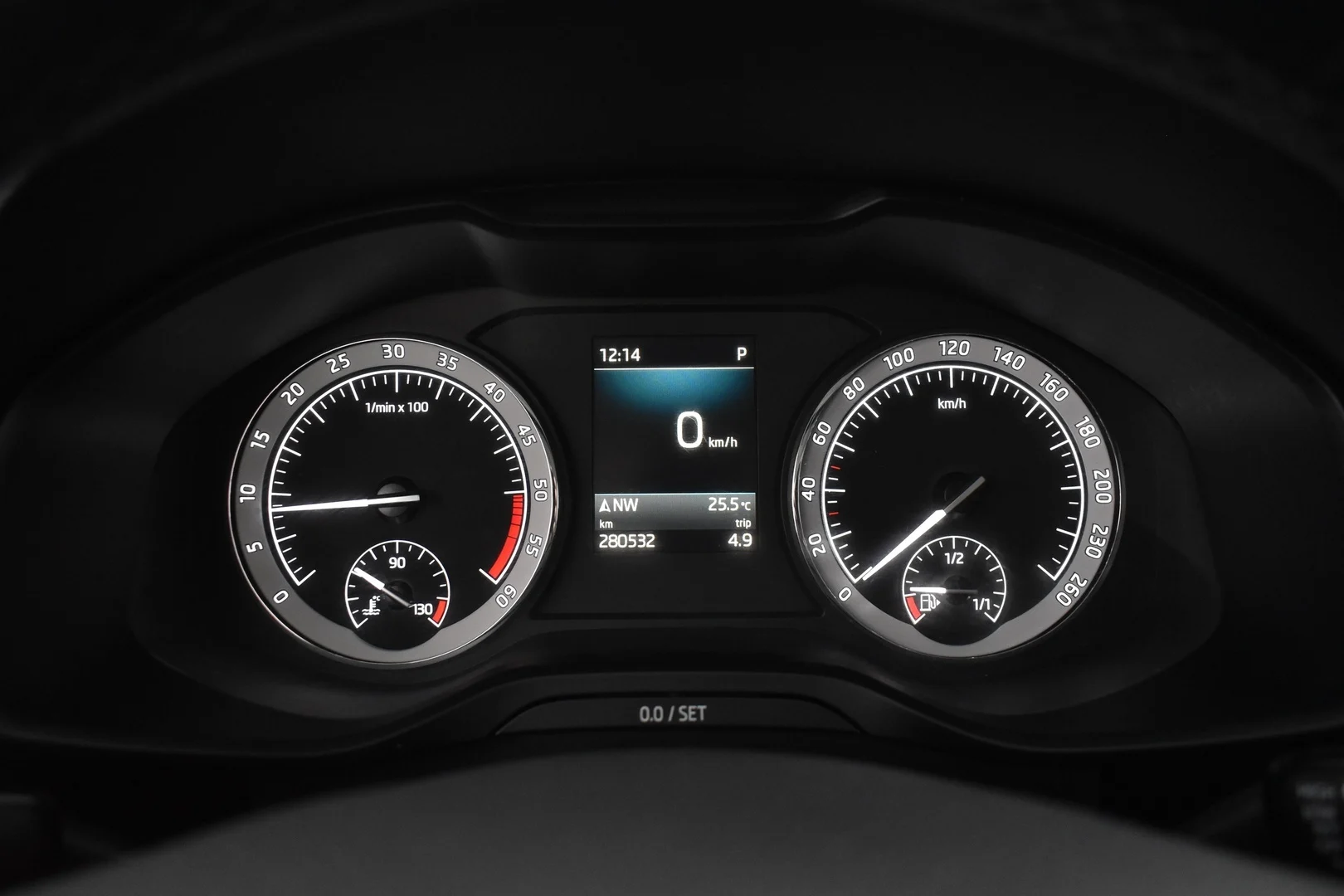 Car Image - 5vdDNiD7lCAwju2EPsXHeB