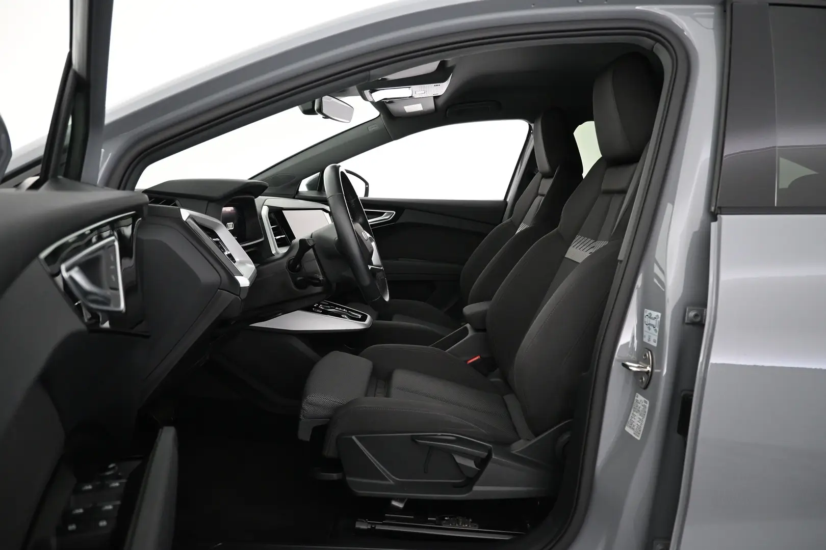 Car Image - 18gJPAwguVAKGDuuC7q7Z2