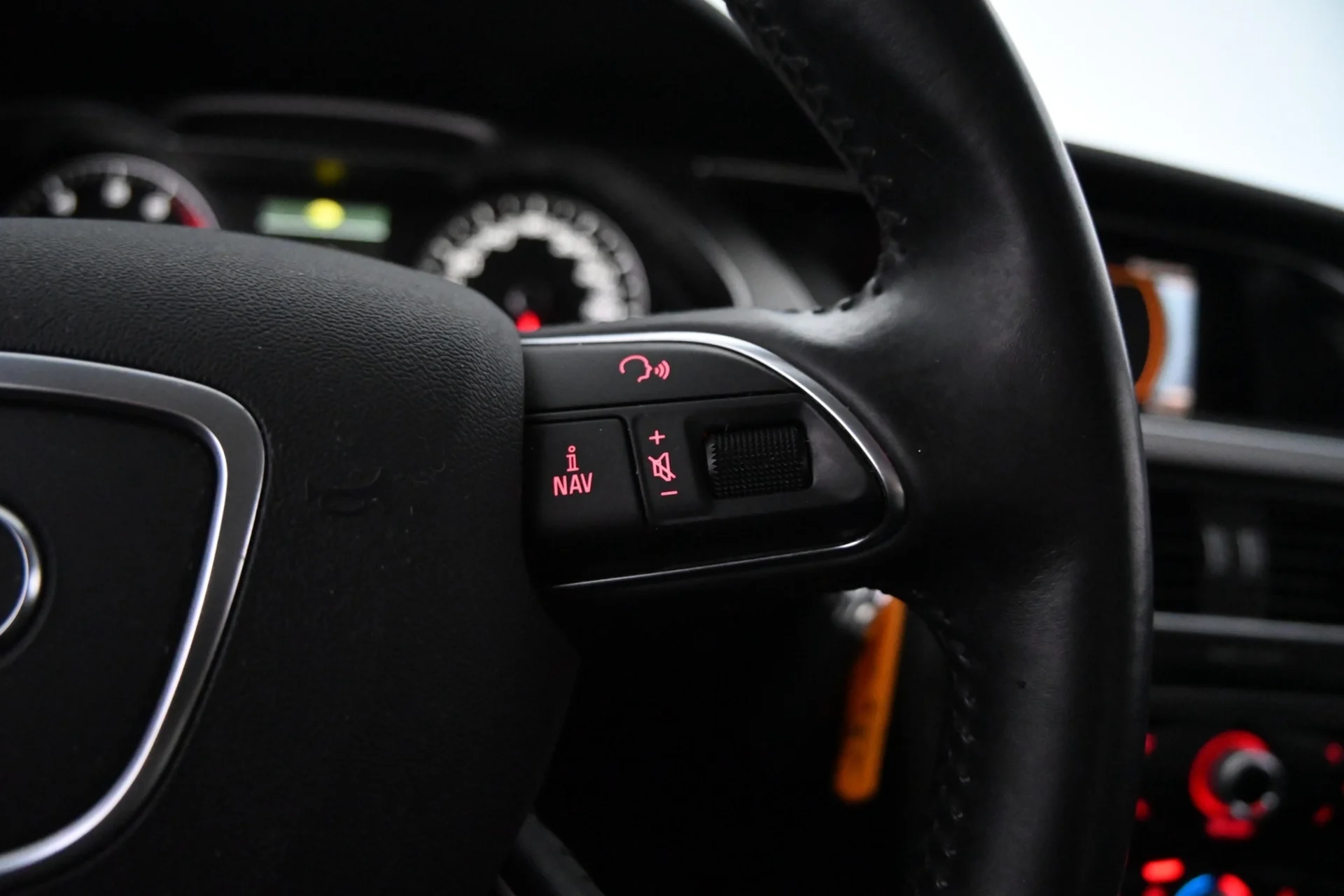 Car Image - 3QBGvw8PVBQq7HvKaqLOzv