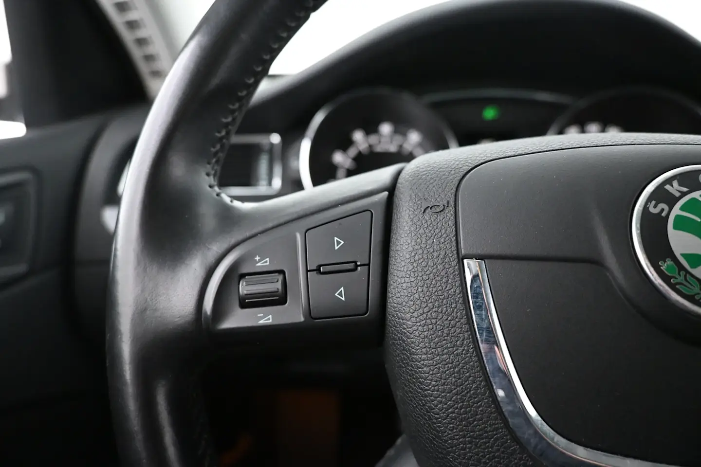 Car Image - 2gbnXzu47nrNFDmAGCnWQo