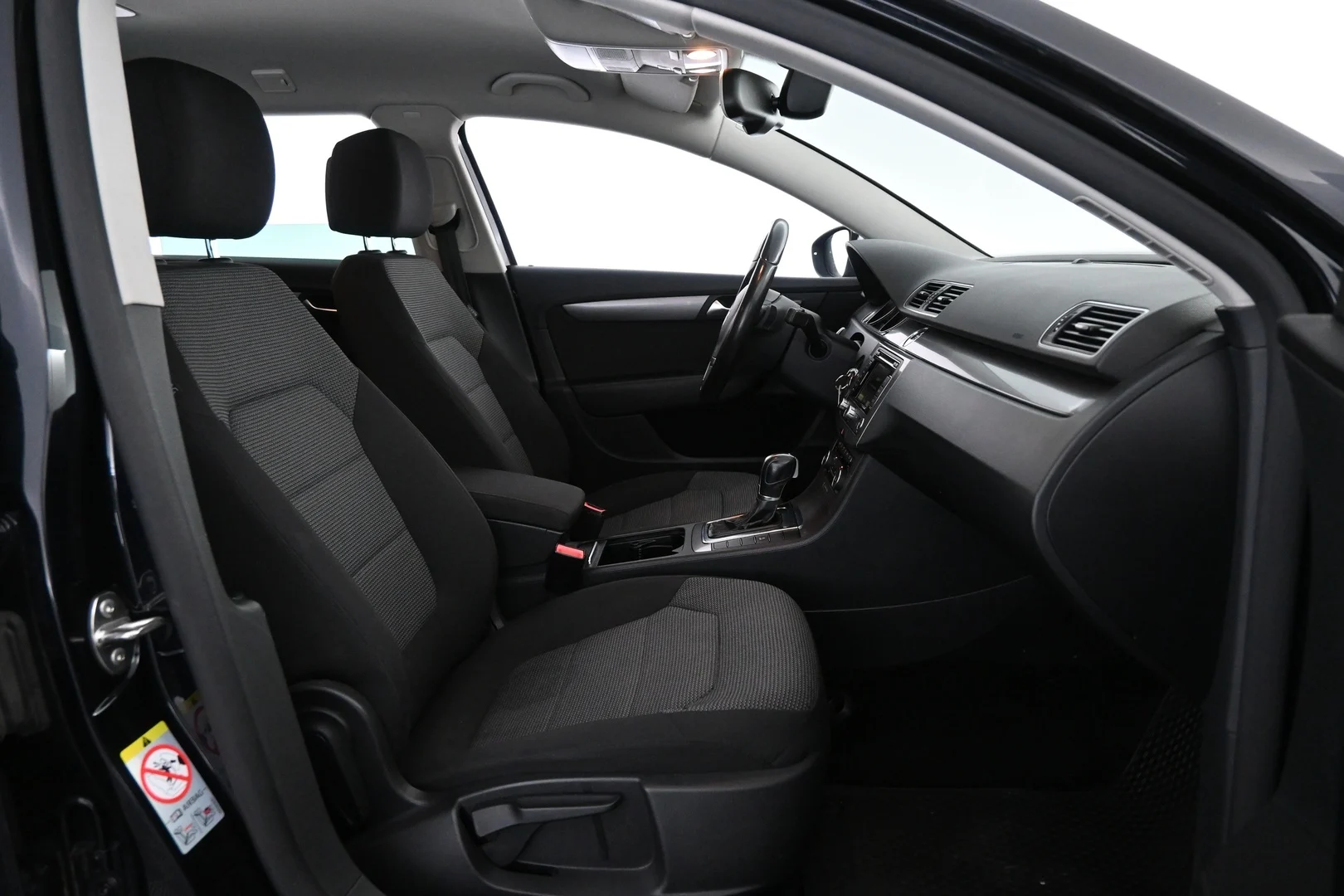 Car Image - 1d0el1UEcZKp0Zbo4VivaJ