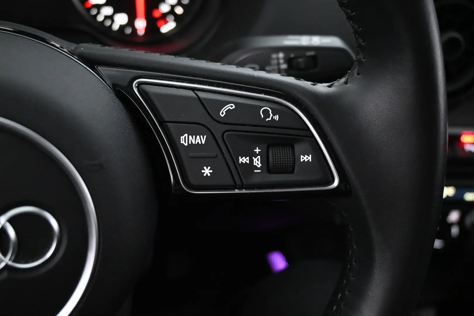 Car Image - 51eGgDoCKMU6rs3G8QoqMn