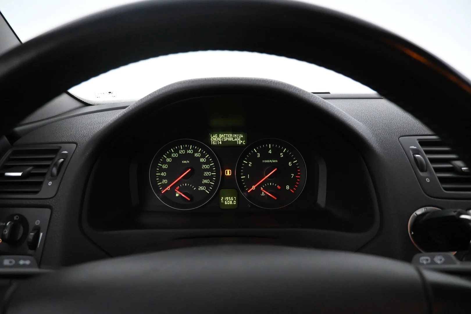Car Image - 2viynhGw50dohky1y3mS1u