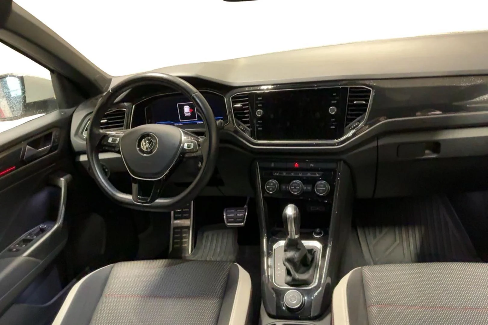 Car Image - 6rDcoUFq2QvMDnTZijr382